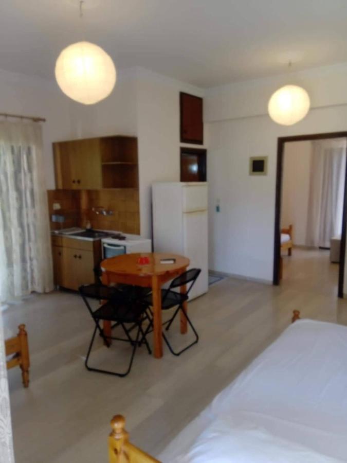 Rousetis Apartments آيجيون المظهر الخارجي الصورة